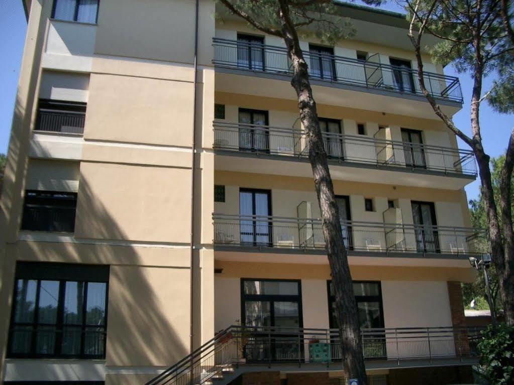 Hotel Riviera Марина ди Равена Екстериор снимка